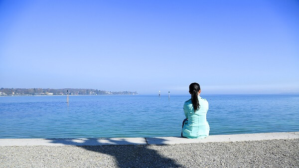 looking-to-the-sea