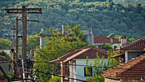 Hanging by a Thread in High-voltage Electric Shock, God Saved Me