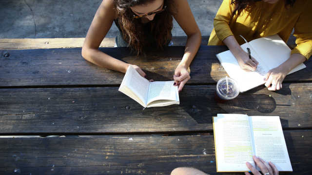 discuss, women, read book