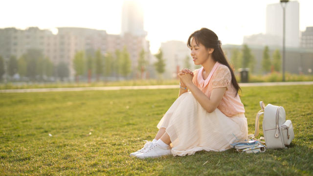 christian is praying and strengthen relationship with God