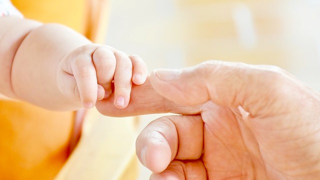baby and hands