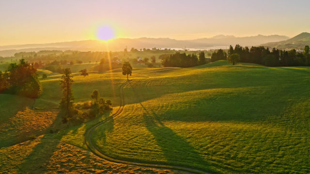 The Basic Living Environment God Creates for Mankind-Light
